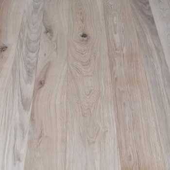 Parquet in rovere naturalizzato olio all'acqua